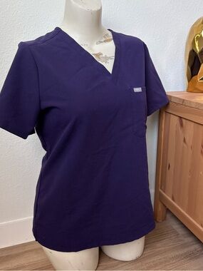FIGS Large Women’s Solid Deep Purple V-Neck Medical Scrub Top